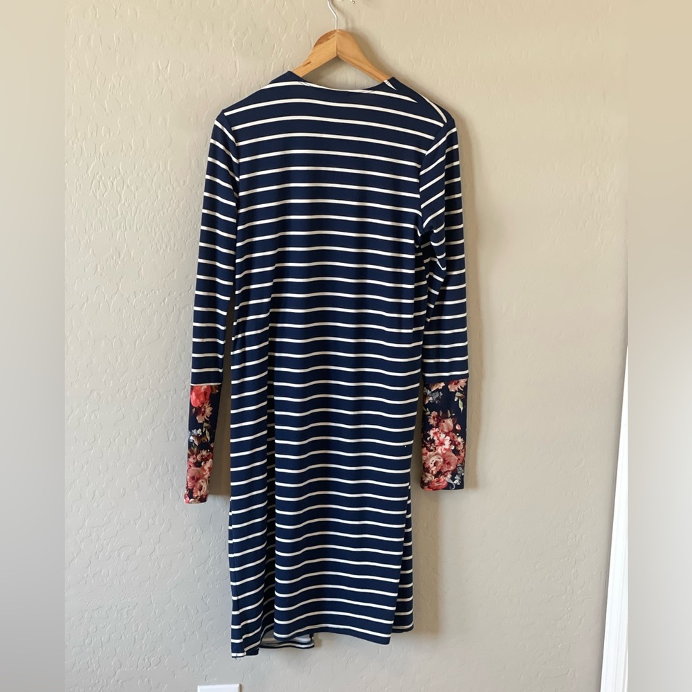 Women's Reborn J Blue & White Duster With Floral Cuffs - Small - Picture 3 of 6